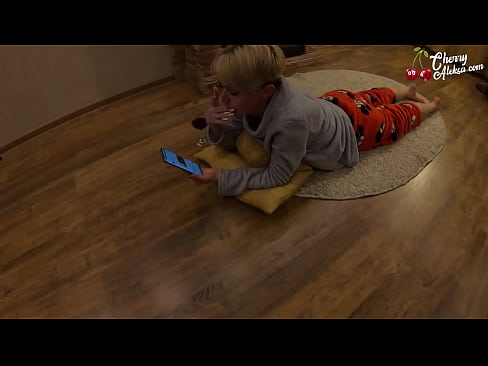 ❤️ Šialená blondínka fajčí obrovský penis a skáče na ňom - análny sex ❤ Kvalitný sex na nás ❌️