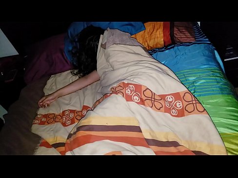 ❤️ Nevlastný syn nadáva svojej mladej nevlastnej matke, zatiaľ čo ona spí. ❤ Kvalitný sex na nás ❌️